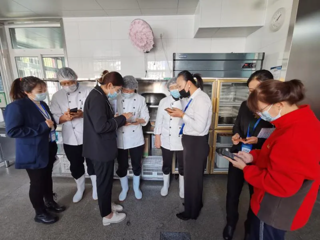 把關(guān)食品安全，大連市對(duì)全市幼兒園食堂人員培訓(xùn)考核